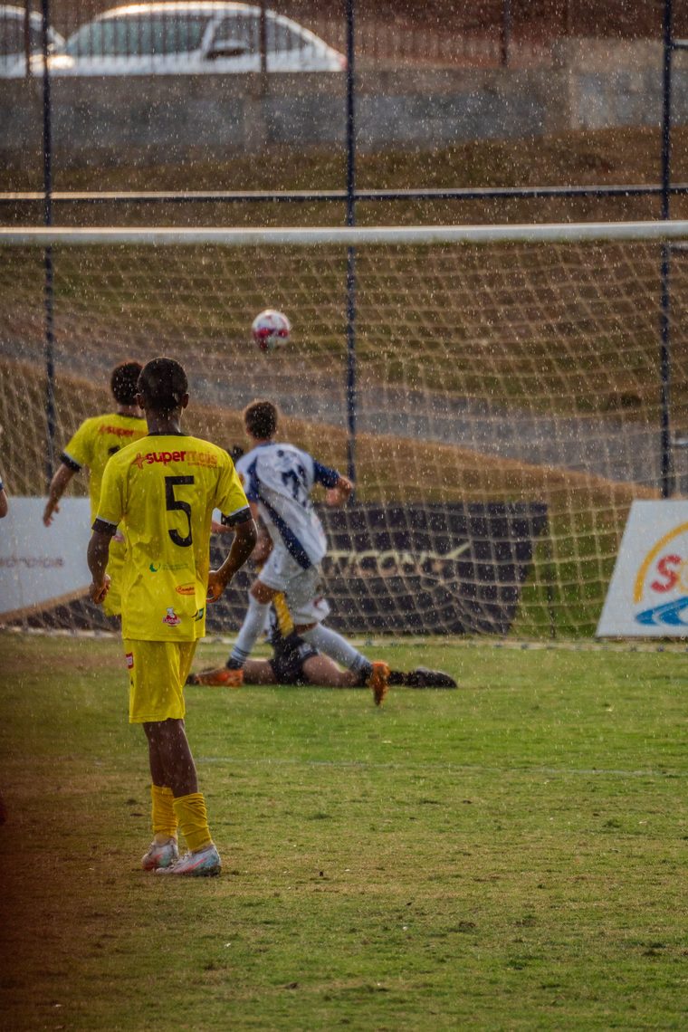 Jogadores do SJDR em campo durante a partida